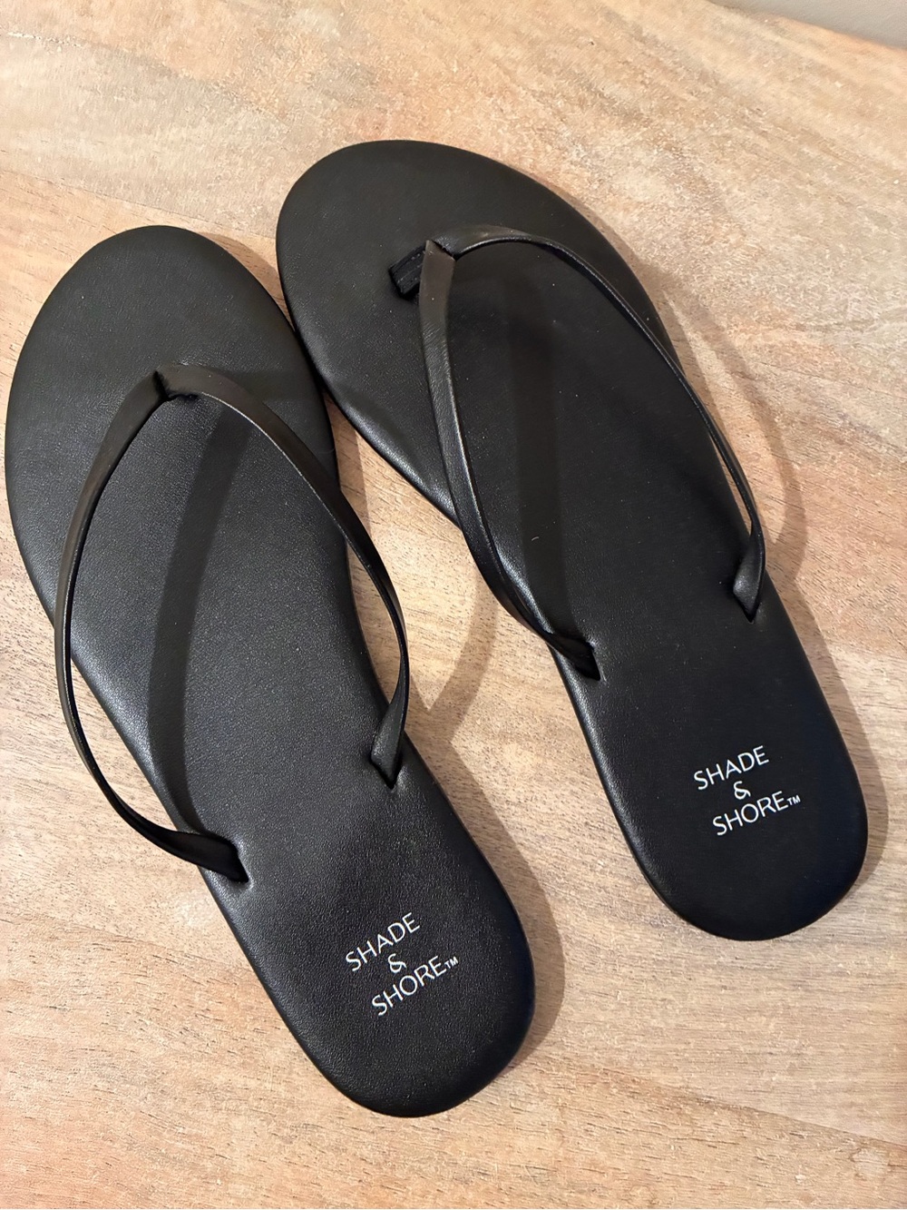 Shade & Shore Women's Black Slim Strap Flip Sandals
